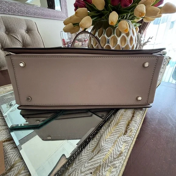 Kate Spade Light Pink Satchel like new - Picture 9 of 12